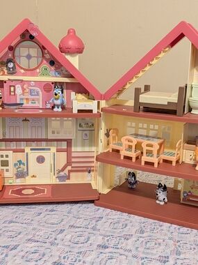 Bluey Foldable House With Sounds W/ All Accessories